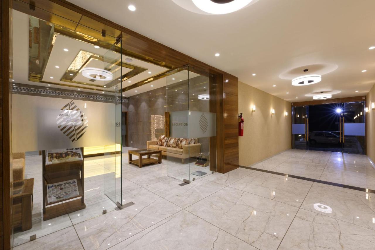 Hotel Flourish International Αχμπανταμπάντ Εξωτερικό φωτογραφία