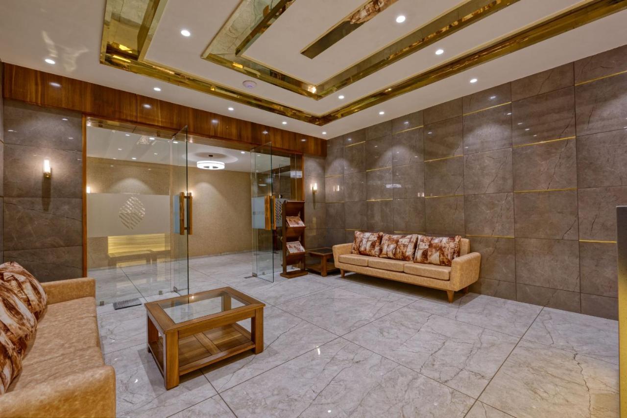 Hotel Flourish International Αχμπανταμπάντ Εξωτερικό φωτογραφία